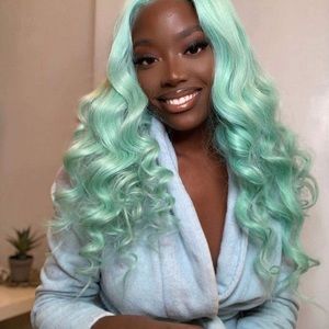 💚22” MINT MERMAID BODYWAVE LACE-FRONT WIG💚…NEW